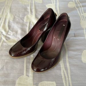 BCBG Patent Leather, Cherry Pumps, Size 8 (38)